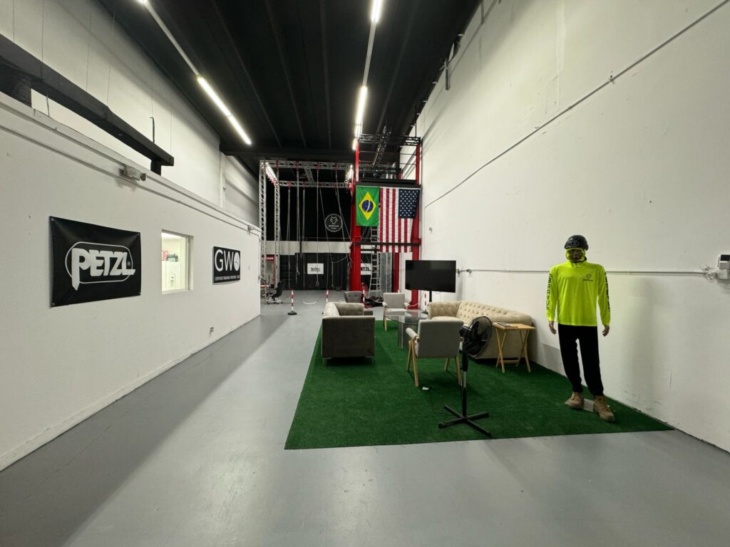 sprat gwo irata training center rope access acceso por cuerdas acesso por cordas escalador industrial climber